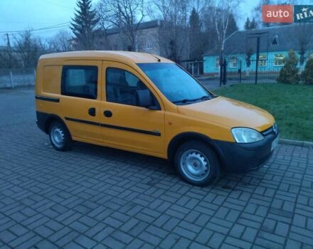 Желтый Опель Комбо груз.-пасс., объемом двигателя 1.7 л и пробегом 302 тыс. км за 3300 $, фото 19 на Automoto.ua