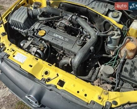 Жовтий Опель Комбо вант.-пас., об'ємом двигуна 1.7 л та пробігом 390 тис. км за 2700 $, фото 5 на Automoto.ua