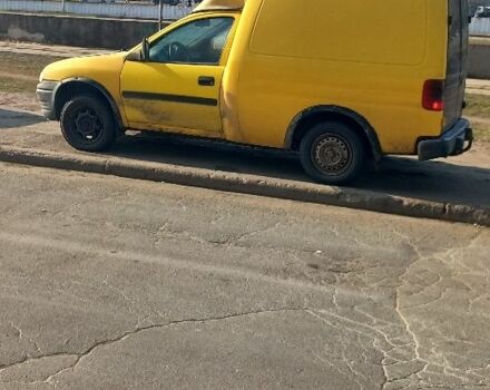 Желтый Опель Комбо груз.-пасс., объемом двигателя 1.7 л и пробегом 1000 тыс. км за 951 $, фото 1 на Automoto.ua