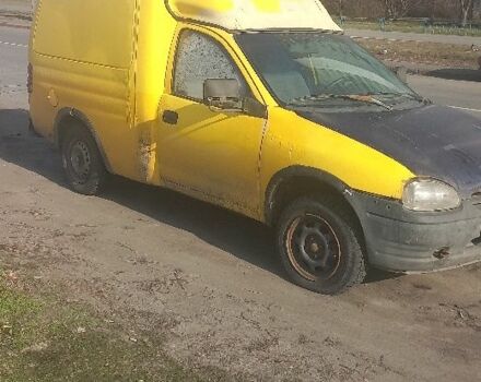 Желтый Опель Комбо груз.-пасс., объемом двигателя 1.7 л и пробегом 1000 тыс. км за 951 $, фото 2 на Automoto.ua