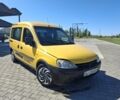 Желтый Опель Комбо груз.-пасс., объемом двигателя 0 л и пробегом 300 тыс. км за 3000 $, фото 1 на Automoto.ua