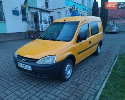 Желтый Опель Комбо груз.-пасс., объемом двигателя 1.7 л и пробегом 302 тыс. км за 3300 $, фото 1 на Automoto.ua