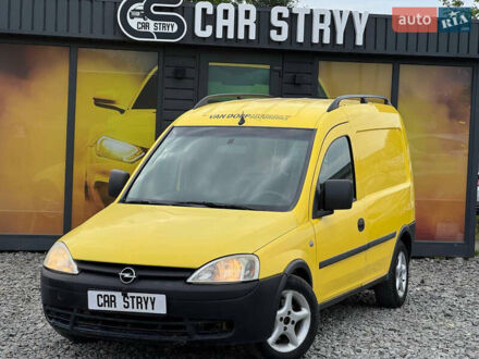 Желтый Опель Комбо груз.-пасс., объемом двигателя 1.7 л и пробегом 391 тыс. км за 2500 $, фото 1 на Automoto.ua