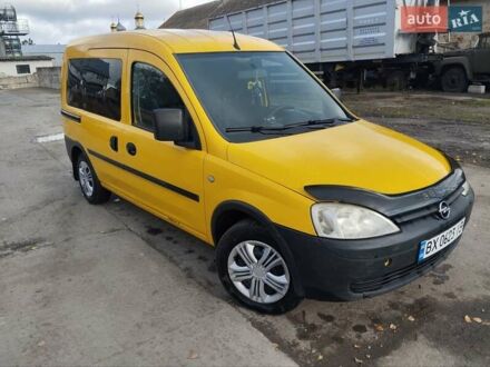 Желтый Опель Комбо груз.-пасс., объемом двигателя 1.7 л и пробегом 350 тыс. км за 3500 $, фото 1 на Automoto.ua