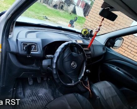 Серый Опель Комбо груз.-пасс., объемом двигателя 1.2 л и пробегом 210 тыс. км за 4600 $, фото 7 на Automoto.ua