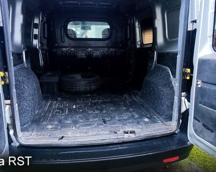 Серый Опель Комбо груз.-пасс., объемом двигателя 1.2 л и пробегом 210 тыс. км за 4600 $, фото 6 на Automoto.ua