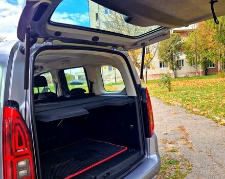 Серый Опель Комбо груз.-пасс., объемом двигателя 1.6 л и пробегом 91 тыс. км за 16200 $, фото 5 на Automoto.ua