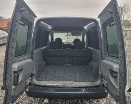 Серый Опель Комбо груз.-пасс., объемом двигателя 1.2 л и пробегом 425 тыс. км за 2900 $, фото 5 на Automoto.ua