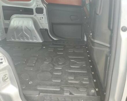 Серый Опель Комбо груз.-пасс., объемом двигателя 0 л и пробегом 240 тыс. км за 6000 $, фото 3 на Automoto.ua