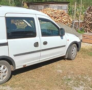 Серый Опель Комбо груз.-пасс., объемом двигателя 1.7 л и пробегом 406 тыс. км за 2800 $, фото 7 на Automoto.ua