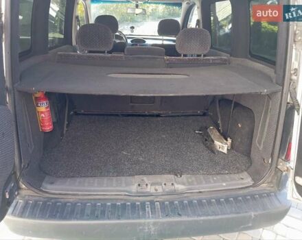 Серый Опель Комбо груз.-пасс., объемом двигателя 1.7 л и пробегом 260 тыс. км за 3600 $, фото 5 на Automoto.ua