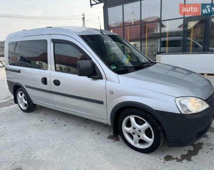 Серый Опель Комбо груз.-пасс., объемом двигателя 1.6 л и пробегом 270 тыс. км за 4300 $, фото 8 на Automoto.ua
