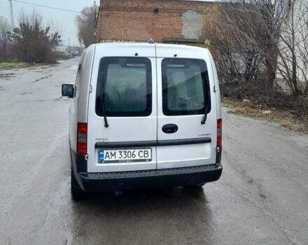 Серый Опель Комбо груз.-пасс., объемом двигателя 1.69 л и пробегом 175 тыс. км за 4200 $, фото 2 на Automoto.ua