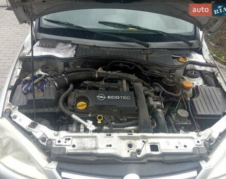 Серый Опель Комбо груз.-пасс., объемом двигателя 1.7 л и пробегом 350 тыс. км за 5000 $, фото 5 на Automoto.ua