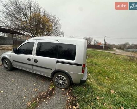 Серый Опель Комбо груз.-пасс., объемом двигателя 1.4 л и пробегом 188 тыс. км за 4999 $, фото 4 на Automoto.ua