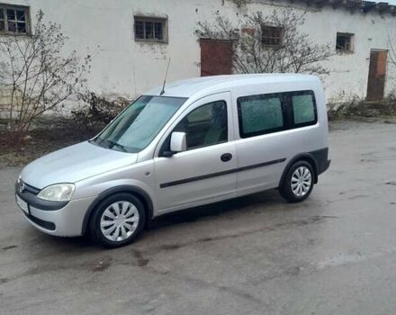 Серый Опель Комбо груз.-пасс., объемом двигателя 1.69 л и пробегом 175 тыс. км за 4200 $, фото 1 на Automoto.ua