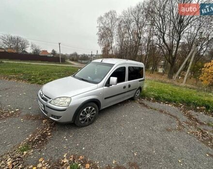 Серый Опель Комбо груз.-пасс., объемом двигателя 1.4 л и пробегом 188 тыс. км за 4999 $, фото 9 на Automoto.ua