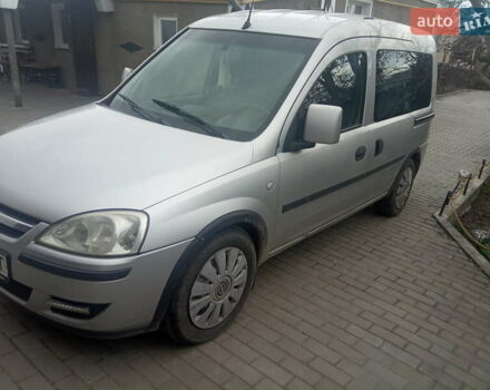 Серый Опель Комбо груз.-пасс., объемом двигателя 1.7 л и пробегом 350 тыс. км за 5000 $, фото 1 на Automoto.ua