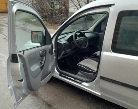 Серый Опель Комбо груз.-пасс., объемом двигателя 1.69 л и пробегом 175 тыс. км за 4200 $, фото 12 на Automoto.ua