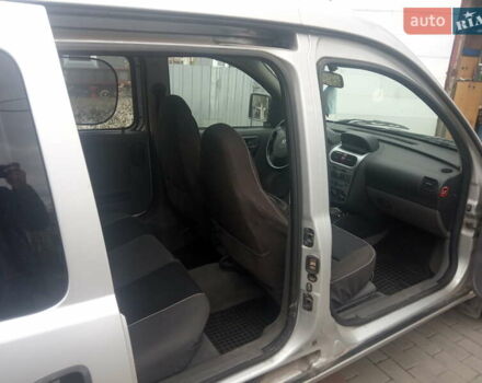 Серый Опель Комбо груз.-пасс., объемом двигателя 1.7 л и пробегом 350 тыс. км за 5000 $, фото 6 на Automoto.ua
