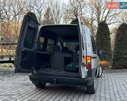 Серый Опель Комбо груз.-пасс., объемом двигателя 1.6 л и пробегом 218 тыс. км за 3600 $, фото 15 на Automoto.ua