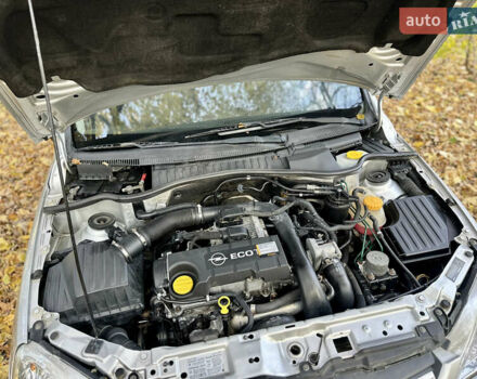 Серый Опель Комбо груз.-пасс., объемом двигателя 1.7 л и пробегом 230 тыс. км за 4900 $, фото 6 на Automoto.ua