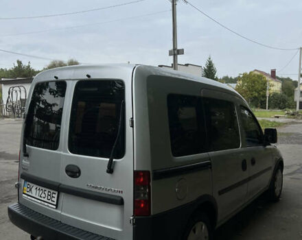 Серый Опель Комбо груз.-пасс., объемом двигателя 1.7 л и пробегом 192 тыс. км за 4999 $, фото 4 на Automoto.ua