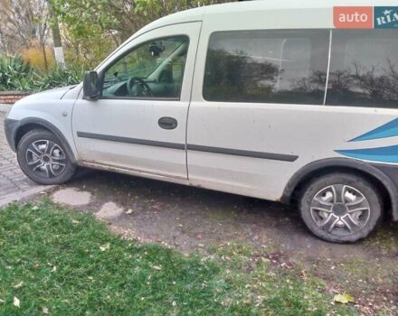 Сірий Опель Комбо вант.-пас., об'ємом двигуна 1.4 л та пробігом 437 тис. км за 2600 $, фото 5 на Automoto.ua
