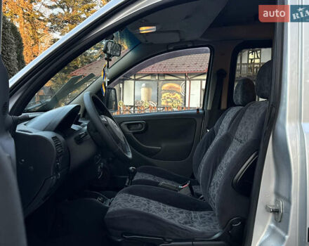 Серый Опель Комбо груз.-пасс., объемом двигателя 1.6 л и пробегом 218 тыс. км за 3600 $, фото 23 на Automoto.ua