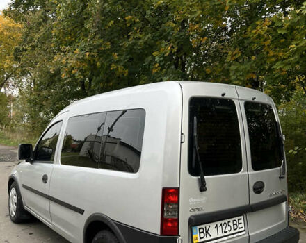 Серый Опель Комбо груз.-пасс., объемом двигателя 1.7 л и пробегом 192 тыс. км за 4999 $, фото 6 на Automoto.ua