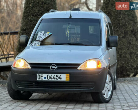 Серый Опель Комбо груз.-пасс., объемом двигателя 1.6 л и пробегом 218 тыс. км за 3600 $, фото 7 на Automoto.ua
