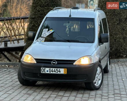Серый Опель Комбо груз.-пасс., объемом двигателя 1.6 л и пробегом 218 тыс. км за 3600 $, фото 8 на Automoto.ua