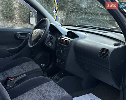 Серый Опель Комбо груз.-пасс., объемом двигателя 1.6 л и пробегом 218 тыс. км за 3600 $, фото 31 на Automoto.ua