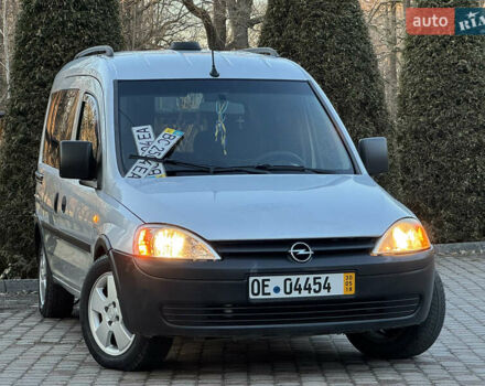 Серый Опель Комбо груз.-пасс., объемом двигателя 1.6 л и пробегом 218 тыс. км за 3600 $, фото 2 на Automoto.ua