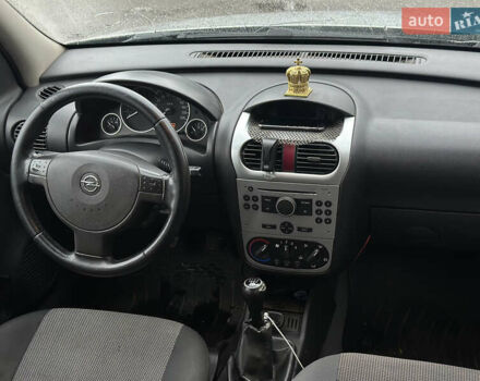 Серый Опель Комбо груз.-пасс., объемом двигателя 1.4 л и пробегом 250 тыс. км за 4200 $, фото 3 на Automoto.ua