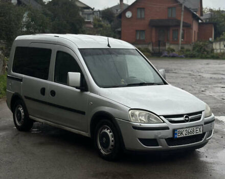 Серый Опель Комбо груз.-пасс., объемом двигателя 1.4 л и пробегом 250 тыс. км за 4200 $, фото 5 на Automoto.ua