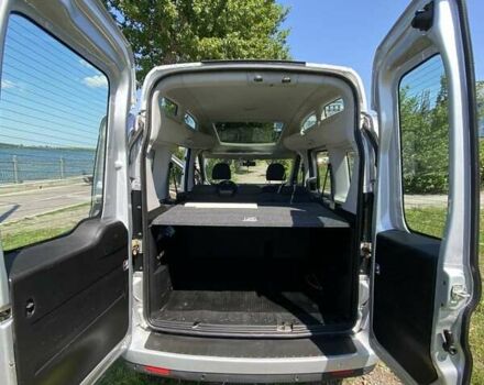 Опель Комбо груз.-пасс. 2012 в Тернополе на Automoto.ua Серый Опель Комбо груз.-пасс., объемом двигателя 2 л и пробегом 227 тыс. км за 9500 $, фото 12 на Automoto.ua