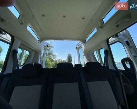 Опель Комбо груз.-пасс. 2012 в Тернополе на Automoto.ua Серый Опель Комбо груз.-пасс., объемом двигателя 2 л и пробегом 227 тыс. км за 9500 $, фото 10 на Automoto.ua