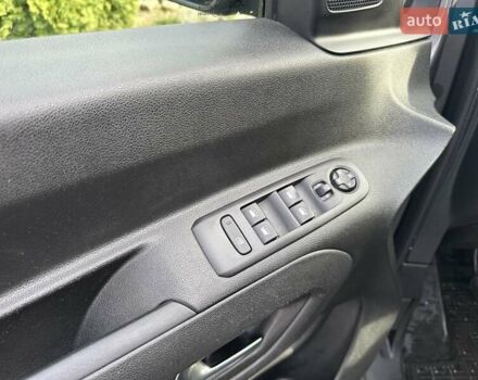 Сірий Опель Комбо вант.-пас., об'ємом двигуна 1.5 л та пробігом 205 тис. км за 13500 $, фото 13 на Automoto.ua