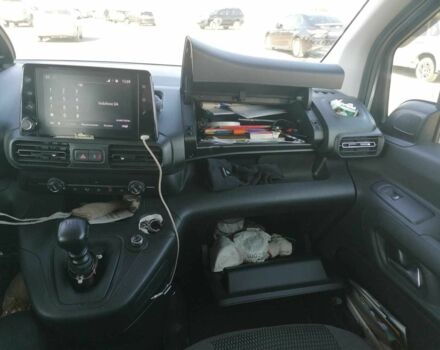 Сірий Опель Комбо вант.-пас., об'ємом двигуна 1.5 л та пробігом 31 тис. км за 23322 $, фото 5 на Automoto.ua