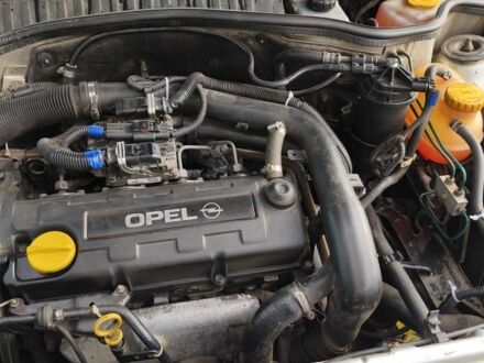 Серый Опель Комбо груз.-пасс., объемом двигателя 1.7 л и пробегом 377 тыс. км за 4000 $, фото 1 на Automoto.ua