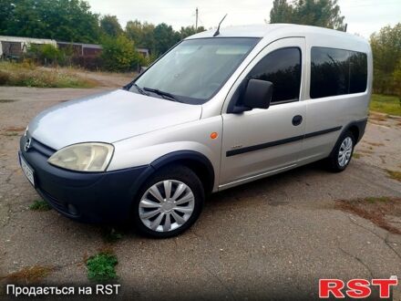Опель Комбо груз.-пасс. 2002 в Борзне на Automoto.ua Серый Опель Комбо груз.-пасс., объемом двигателя 1.7 л и пробегом 310 тыс. км за 2500 $, фото 1 на Automoto.ua