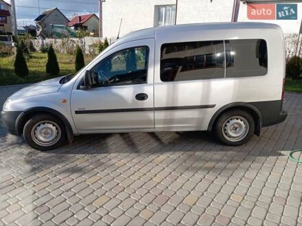 Серый Опель Комбо груз.-пасс., объемом двигателя 1.7 л и пробегом 260 тыс. км за 3600 $, фото 1 на Automoto.ua