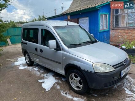 Сірий Опель Комбо вант.-пас., об'ємом двигуна 1.69 л та пробігом 364 тис. км за 3600 $, фото 1 на Automoto.ua