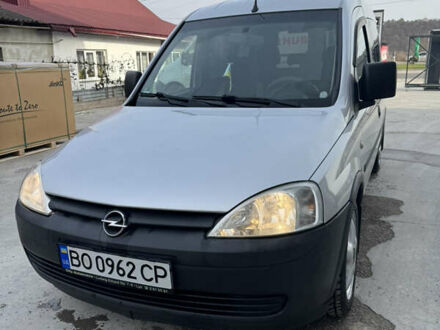 Серый Опель Комбо груз.-пасс., объемом двигателя 1.6 л и пробегом 270 тыс. км за 4300 $, фото 1 на Automoto.ua