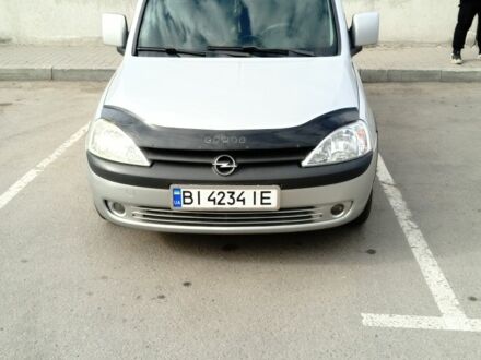 Серый Опель Комбо груз.-пасс., объемом двигателя 1.7 л и пробегом 307 тыс. км за 4366 $, фото 1 на Automoto.ua