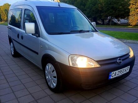 Сірий Опель Комбо вант.-пас., об'ємом двигуна 1.7 л та пробігом 280 тис. км за 3900 $, фото 1 на Automoto.ua