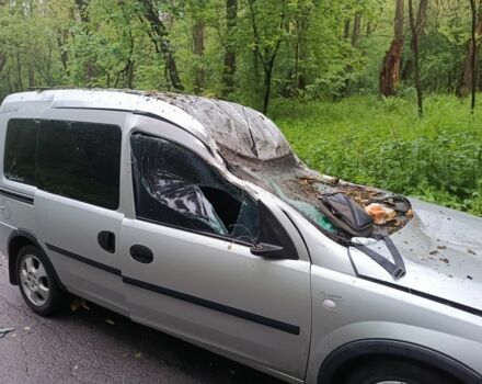 Серый Опель Комбо груз.-пасс., объемом двигателя 1 л и пробегом 150 тыс. км за 1700 $, фото 1 на Automoto.ua