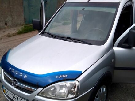 Серый Опель Комбо груз.-пасс., объемом двигателя 1.2 л и пробегом 128 тыс. км за 4200 $, фото 1 на Automoto.ua