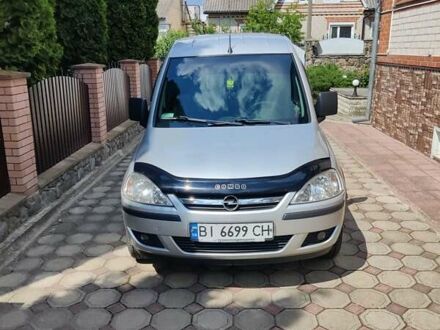 Серый Опель Комбо груз.-пасс., объемом двигателя 1.4 л и пробегом 145 тыс. км за 6200 $, фото 1 на Automoto.ua